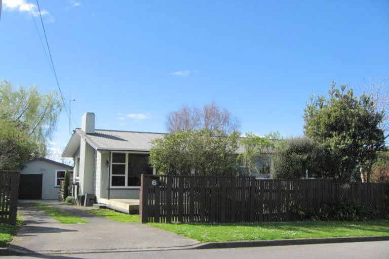 Photo of property in 6 Willis Street, Marton, 4710