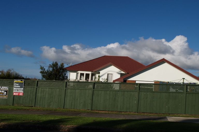 Photo of property in 2/2 Minerva Terrace, Cockle Bay, Auckland, 2014
