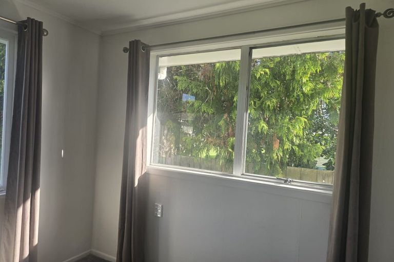 Photo of property in 4 Braeburn Place, Takanini, 2112
