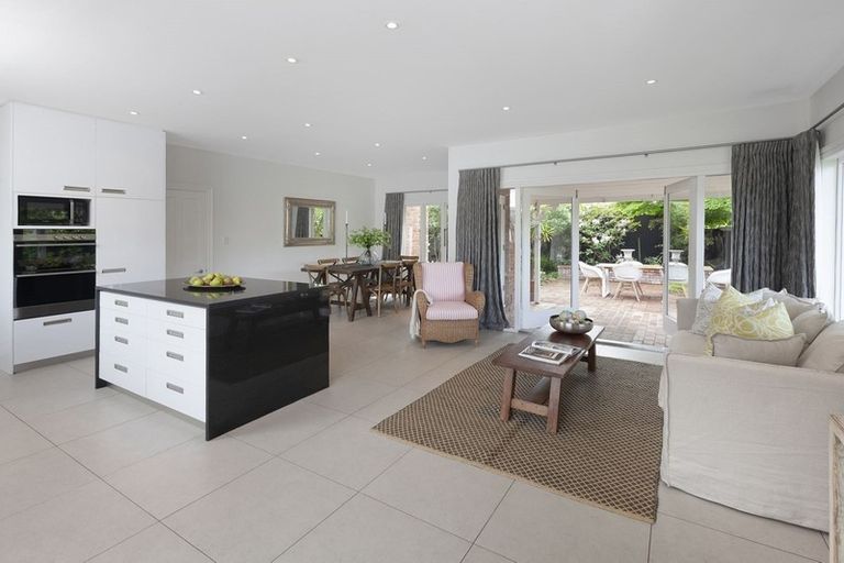 Photo of property in 20 Poynder Avenue, Merivale, Christchurch, 8014