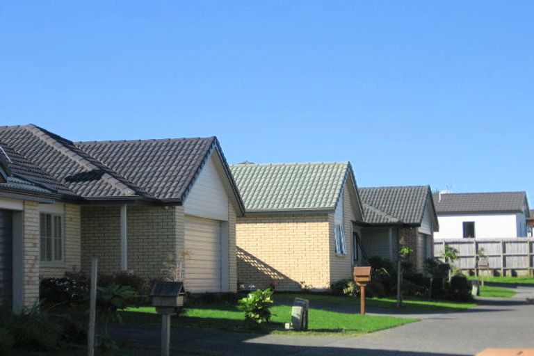 Photo of property in 8 Peachstone Lane, Henderson, Auckland, 0612