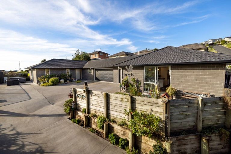 Photo of property in 10 Hayden Way, Welcome Bay, Tauranga, 3112