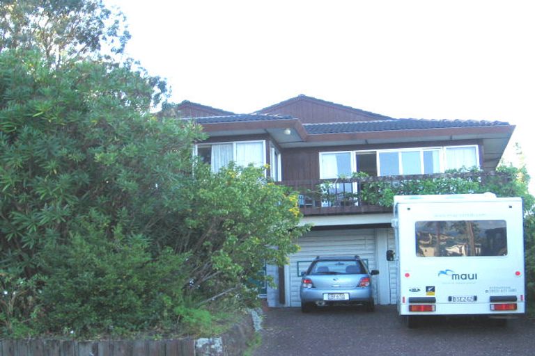Photo of property in 40 Montgomery Avenue, Rothesay Bay, Auckland, 0630
