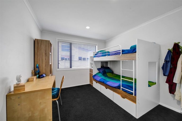 Photo of property in 4 Gleneagles Way, Waiwhakaiho, New Plymouth, 4312