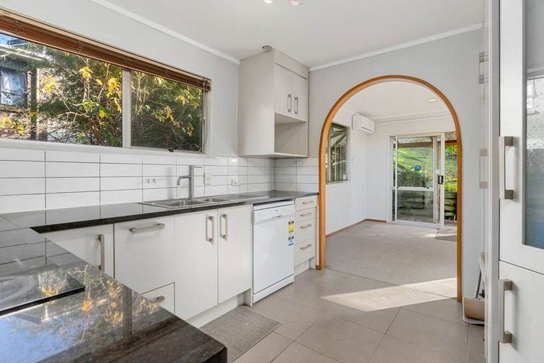 Photo of property in 100 John Downs Drive, Browns Bay, Auckland, 0630