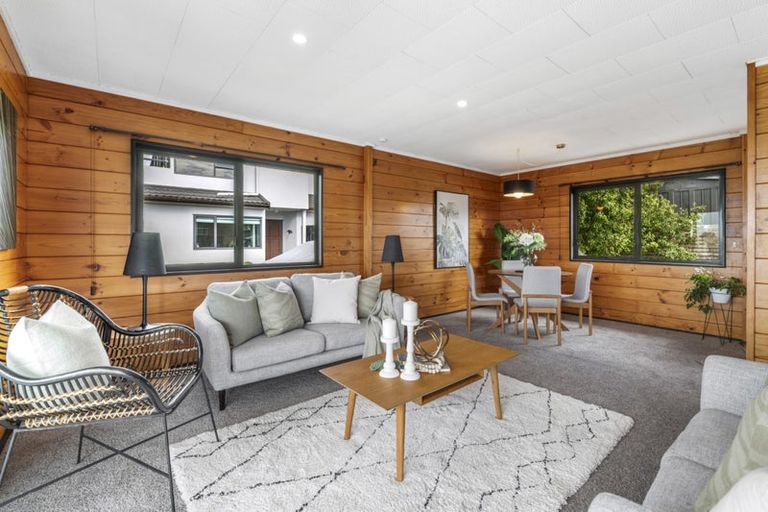 Photo of property in 1/45 Target Road, Totara Vale, Auckland, 0629