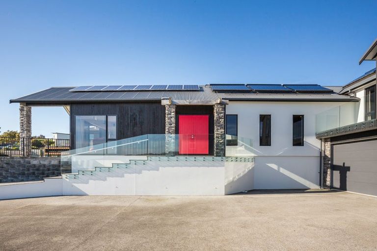 Photo of property in 14 The Fjord, Aotea, Porirua, 5024