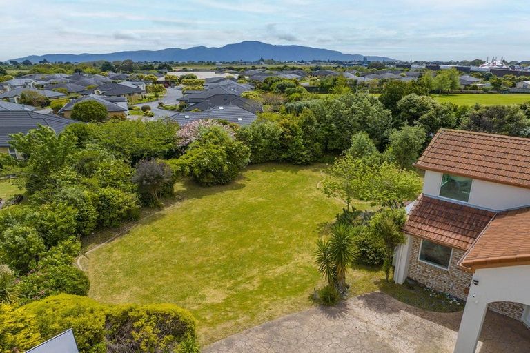 Photo of property in 15 Compass Court, Paraparaumu, 5032