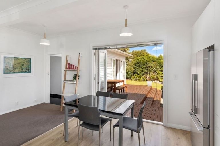 Photo of property in 16 Avon Street, Waterloo, Lower Hutt, 5011