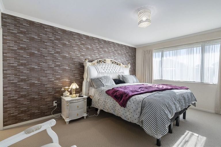 Photo of property in 25 Geneva Terrace, Kelvin Grove, Palmerston North, 4414