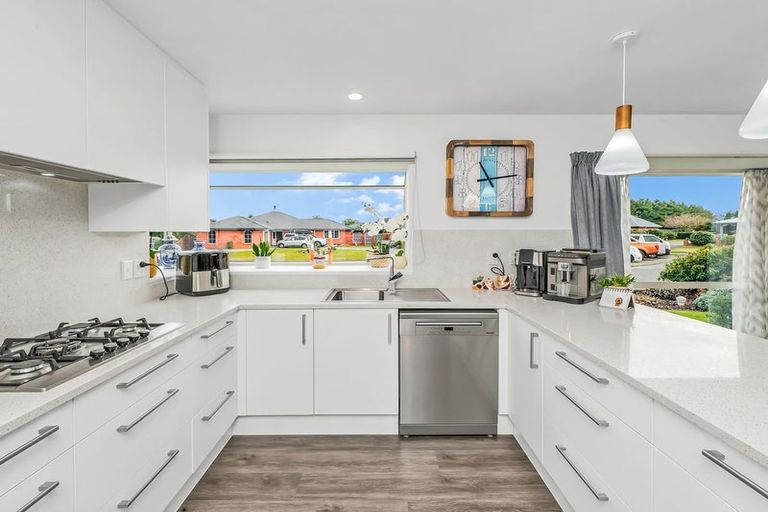 Photo of property in 6 Oldham Place, Darfield, 7510