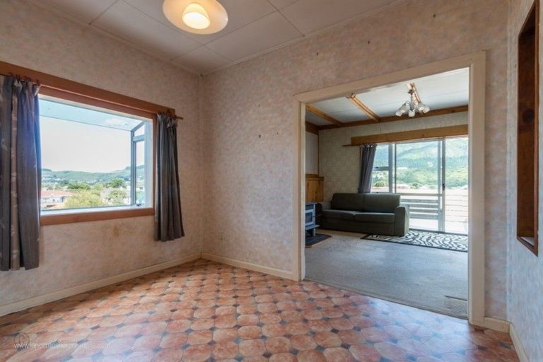 Photo of property in 23 Tremewan Street, Tawa, Wellington, 5028