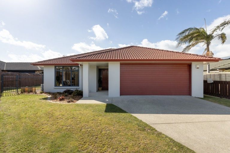 Photo of property in 25 Beachmere Place, Papamoa Beach, Papamoa, 3118