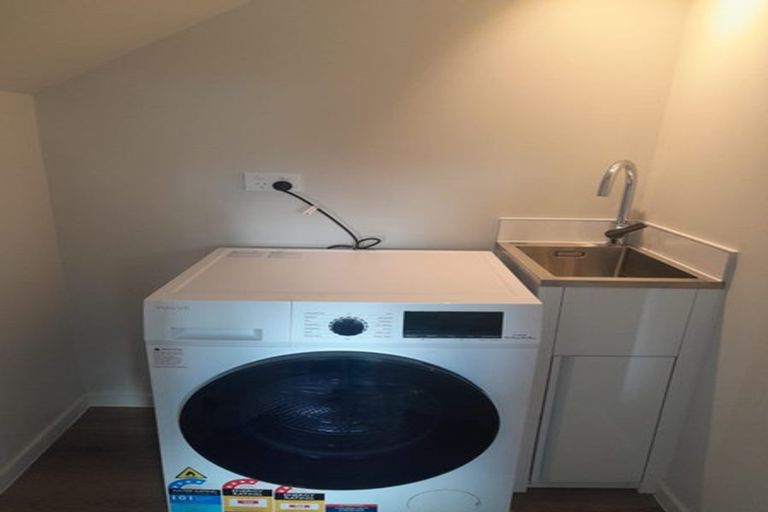 Photo of property in 30 Earlsworth Road, Mangere East, Auckland, 2024