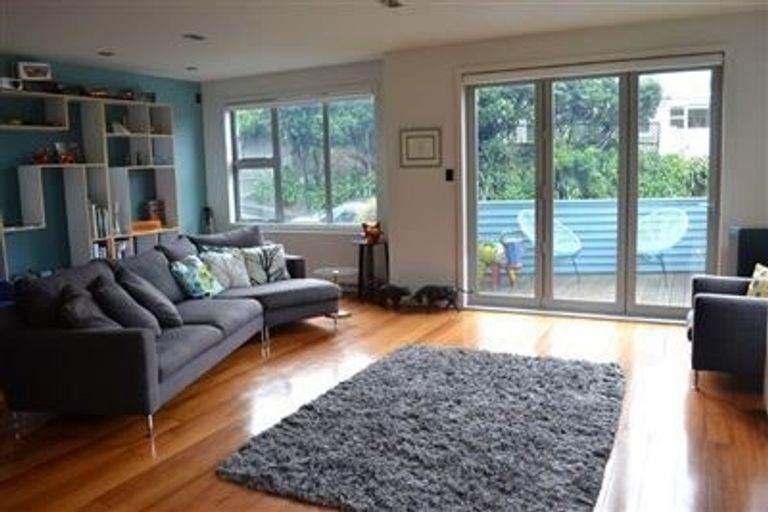 Photo of property in 5 Valley Street, Island Bay, Wellington, 6023