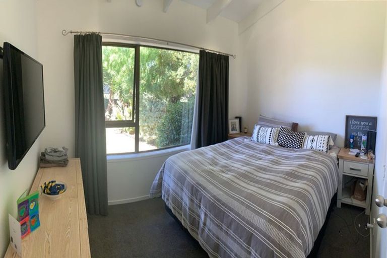 Photo of property in 2/42 Mirrabooka Avenue, Botany Downs, Auckland, 2010