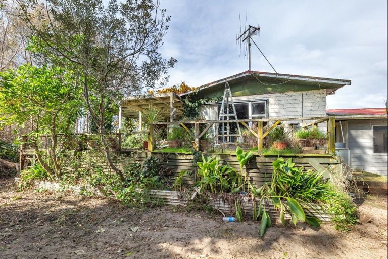 Photo of property in 1 Hokio Road, Hokio Beach, Levin, 5571