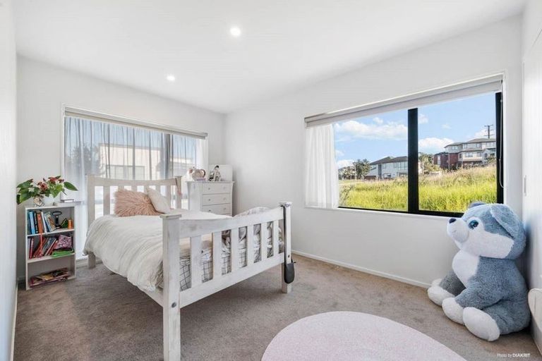 Photo of property in 58 Ascension Crescent, Orewa, 0931