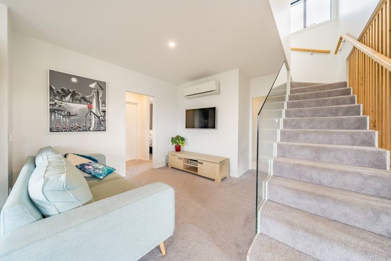 Photo of property in 47 Normandale Road, Normandale, Lower Hutt, 5010