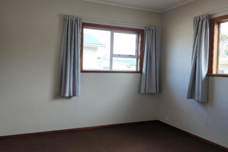 Photo of property in 42 Fitzroy Road, Fitzroy, New Plymouth, 4312