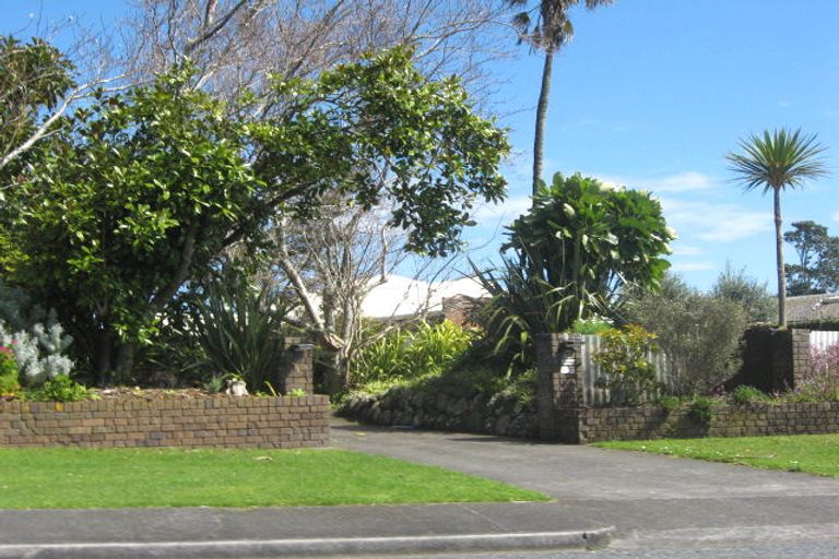 Photo of property in 74 Queens Road, Glen Avon, New Plymouth, 4312