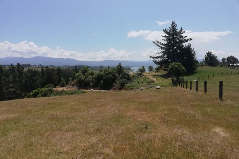 Photo of property in 12 Kina Beach Road, Tasman, Upper Moutere, 7173