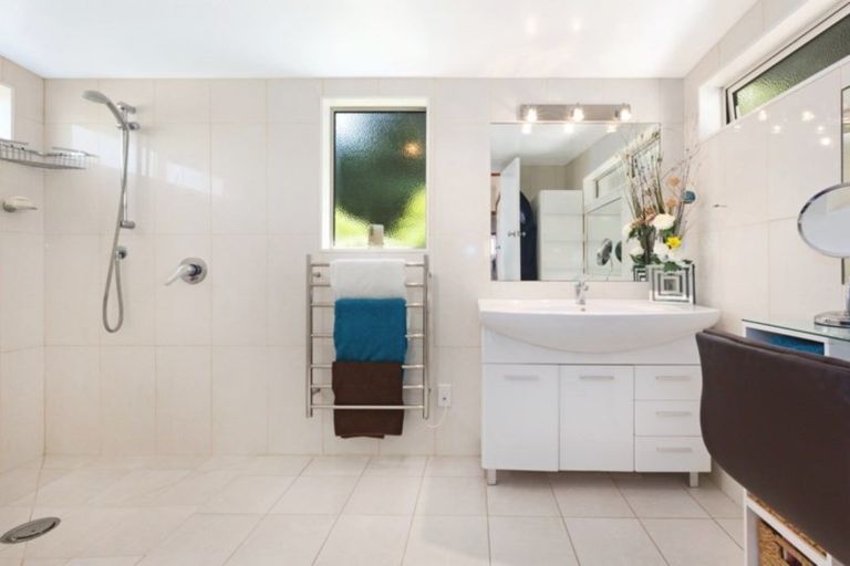 Photo of property in 10 The Track, Plimmerton, Porirua, 5026