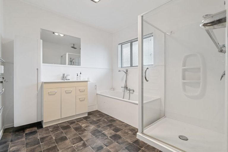 Photo of property in 76 Racecourse Road, Waiuku, 2123