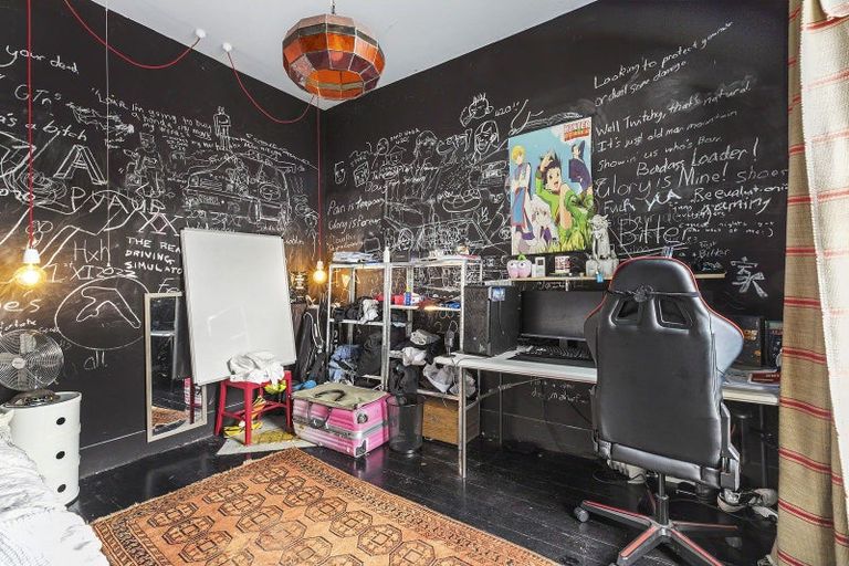 Photo of property in 25 Upper Bourke Street, Kilbirnie, Wellington, 6022