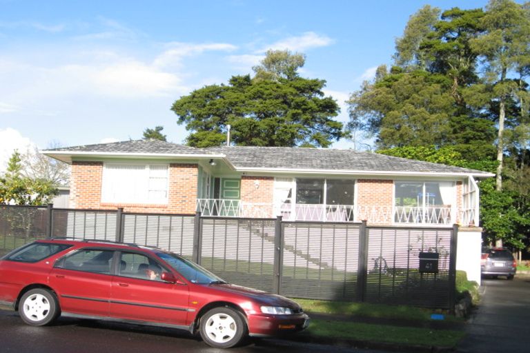 Photo of property in 41 Walpole Avenue, Hillpark, Auckland, 2102