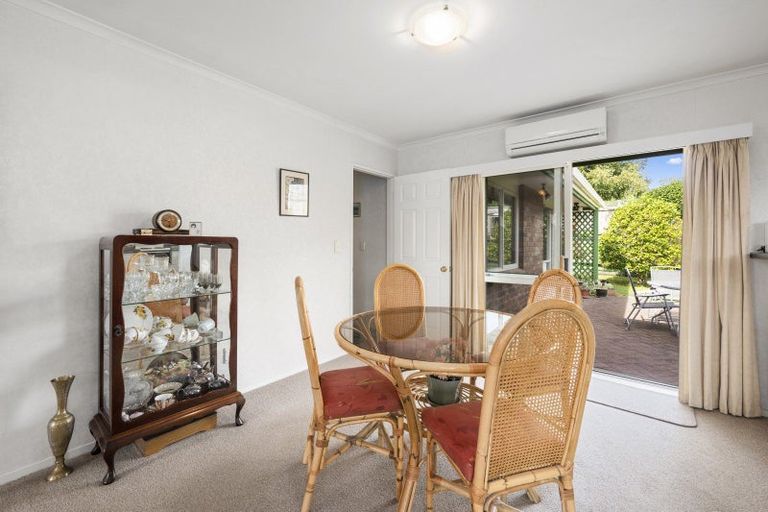 Photo of property in 6 Barraud Place, Pukehangi, Rotorua, 3015