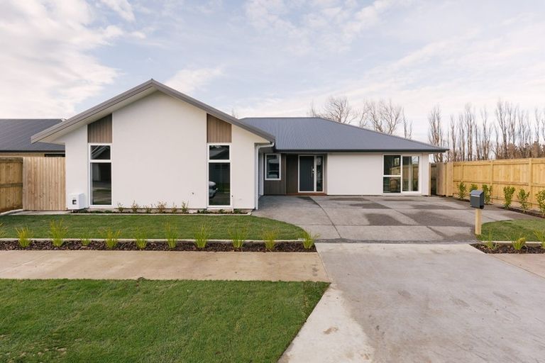 Photo of property in 42 Freedom Drive, Kelvin Grove, Palmerston North, 4414