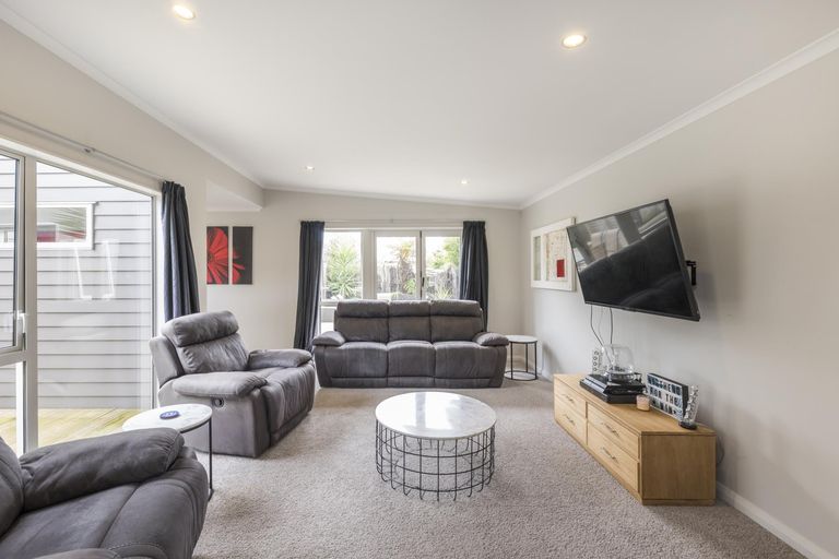 Photo of property in 6a Chelwood Street, Takaro, Palmerston North, 4412