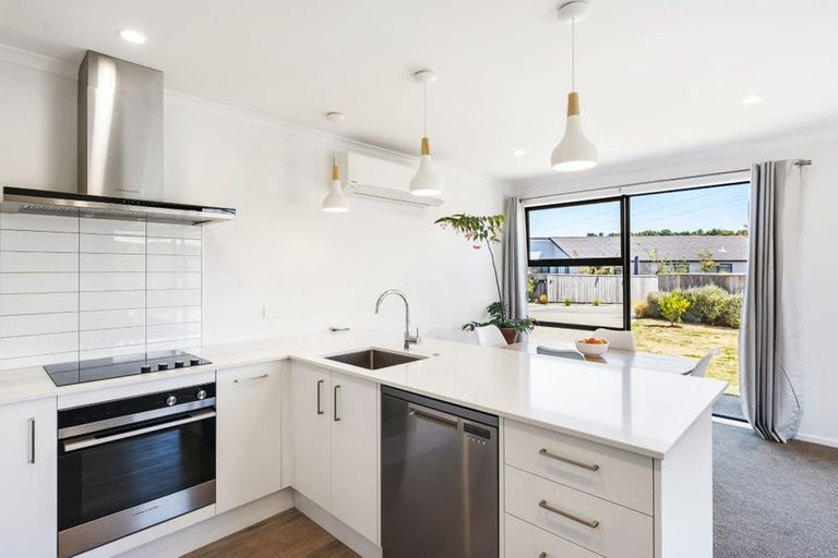 Photo of property in 3 Kaiwaru Place, Waikanae, 5036