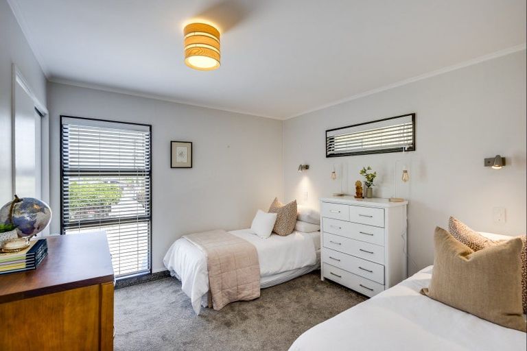 Photo of property in 37 Charles Street, Westshore, Napier, 4110