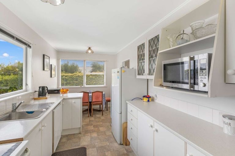 Photo of property in 32 Kirby Street, Glendene, Auckland, 0602