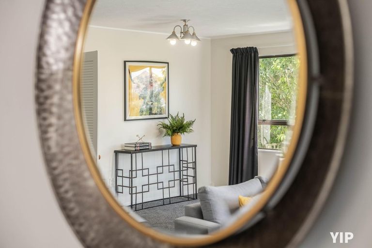 Photo of property in 16 Dominica Crescent, Grenada Village, Wellington, 6037