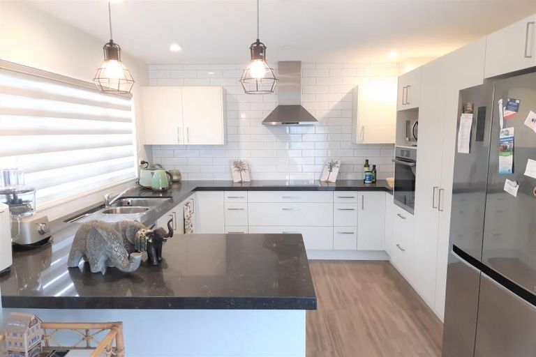 Photo of property in 5 Danden Way, Pukekohe, 2120