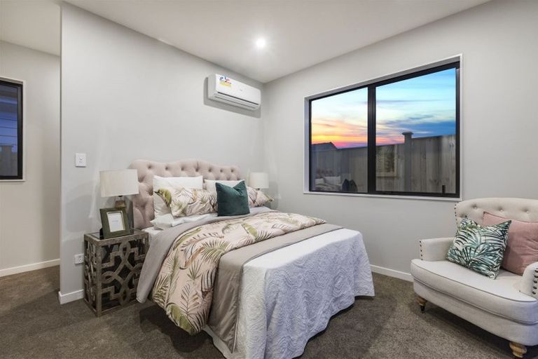 Photo of property in 22 Vinistra Road, Kumeu, 0810