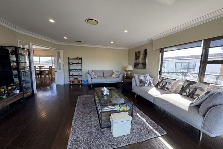 Photo of property in 2/18 Stanley Avenue, Milford, Auckland, 0620