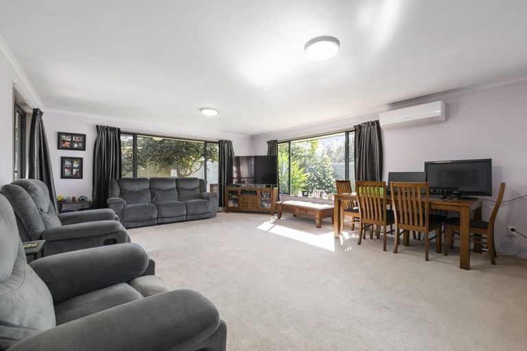 Photo of property in 4 Holdaway Street, Riversdale, Blenheim, 7201