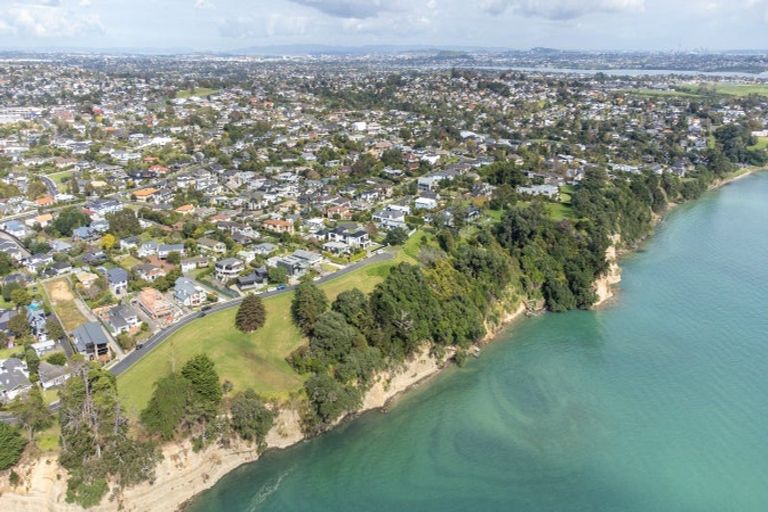 Photo of property in 75 Marine Parade, Mellons Bay, Auckland, 2014