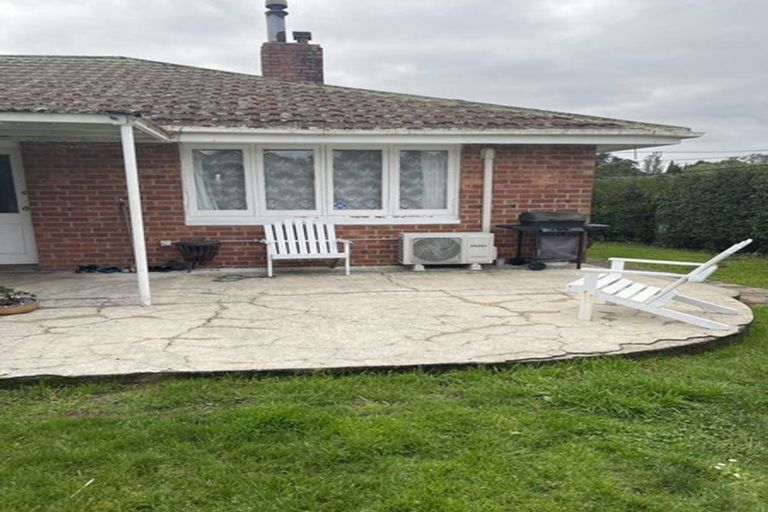 Photo of property in 125 Millbrook Road, Sunnyvale, Auckland, 0612