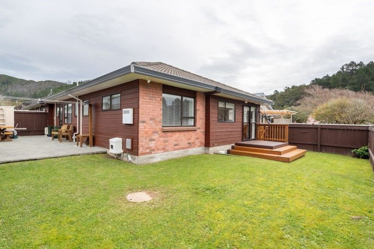 Photo of property in 9a Korau Grove, Stokes Valley, Lower Hutt, 5019