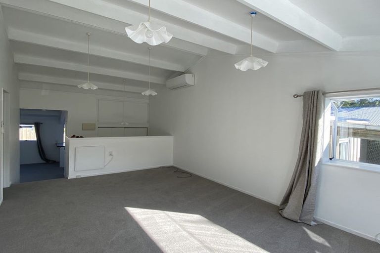 Photo of property in 1a Wiriana Place, Stanmore Bay, Whangaparaoa, 0932