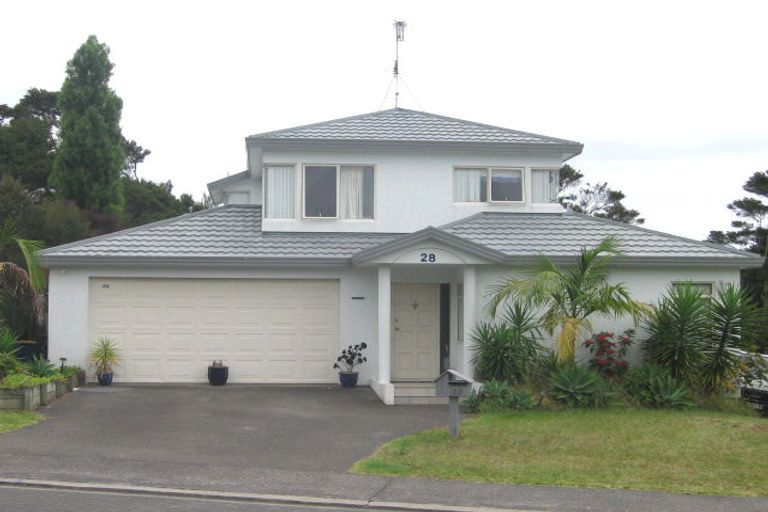 Photo of property in 28 Chedworth Drive, Glenfield, Auckland, 0629