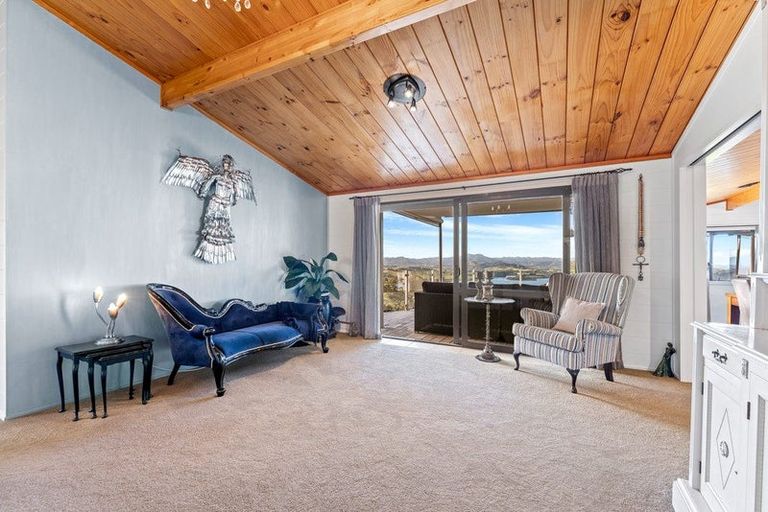 Photo of property in 84 Brick Bay Drive, Sandspit, Warkworth, 0982