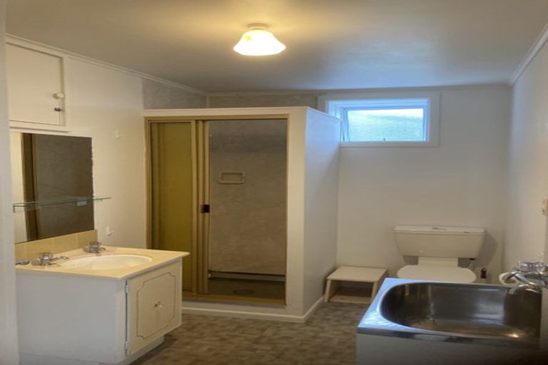 Photo of property in 2 Stanley Street, Berhampore, Wellington, 6023