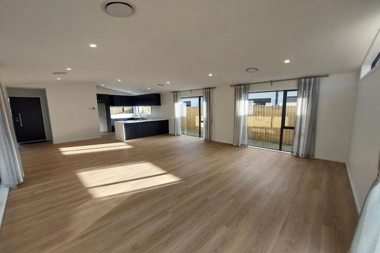 Photo of property in 35 Blue Jacket Drive, Halswell, Christchurch, 8025