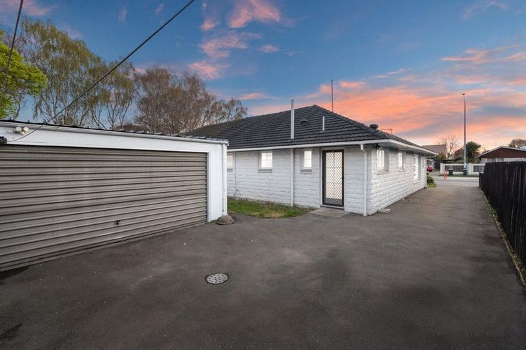 Photo of property in 1/170 Waimairi Road, Ilam, Christchurch, 8041